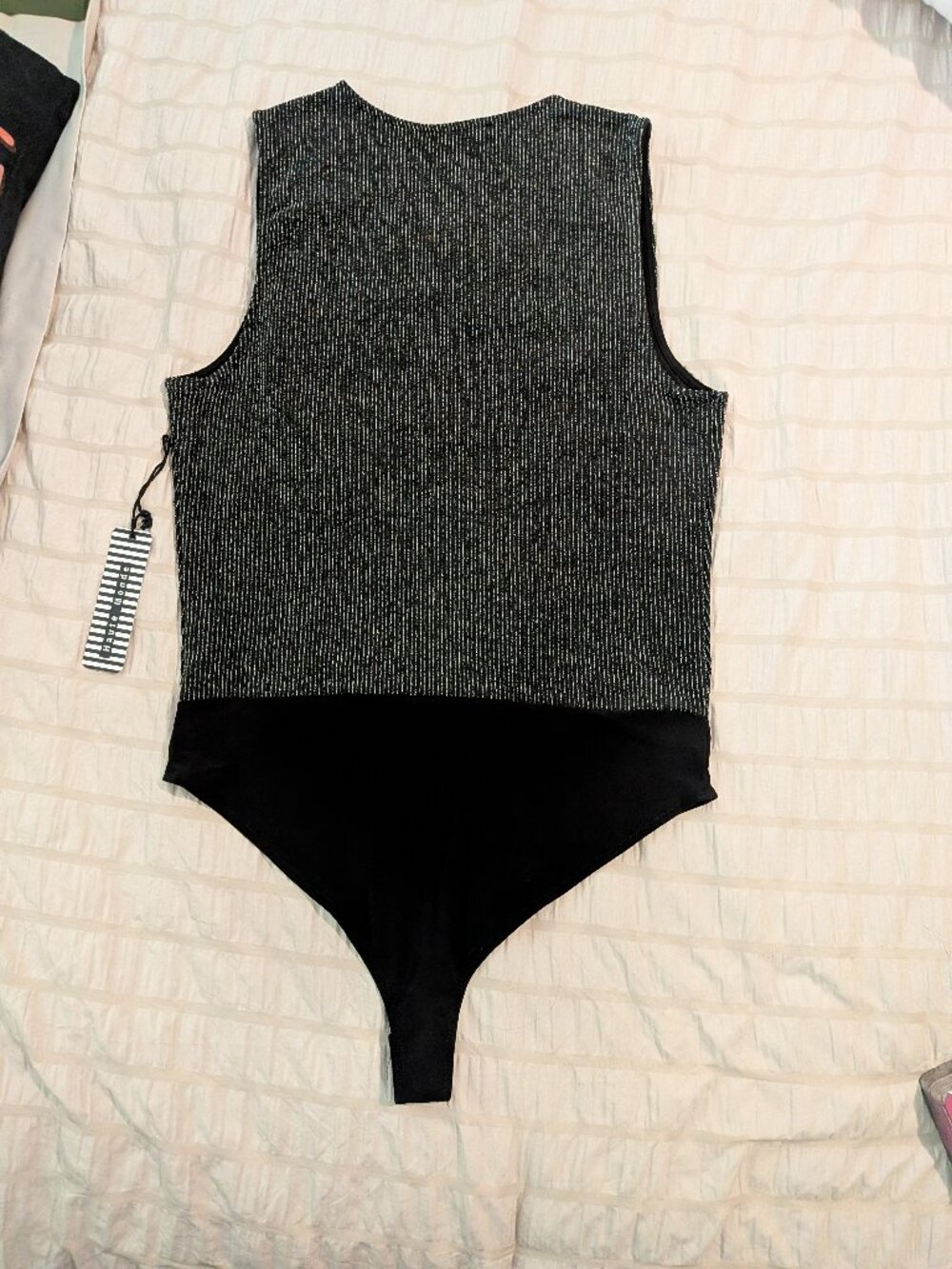 Haute Monde Black & Silver Shimmer Bodysuit – Size Large – New With Tags ✨🖤 - Picture 2 of 2